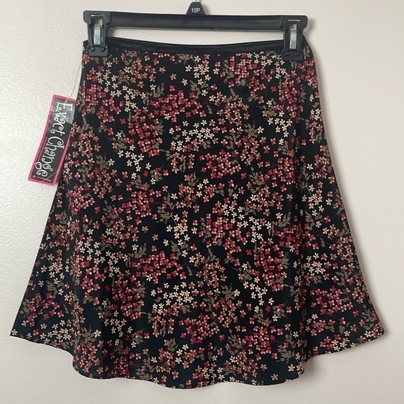 Exact Change Floral Swing Skirt | NWT | Size XS - Picture 2 of 8